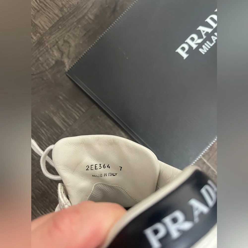 Prada sneakers (UNISEX) - Picture 8 of 10